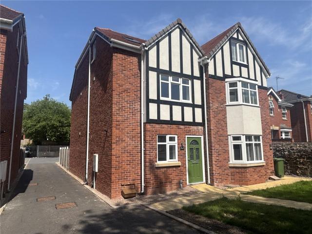 House for rent in Broomhill, Chadsmoor