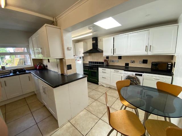 Room for rent in Dines Green, Worcestershire