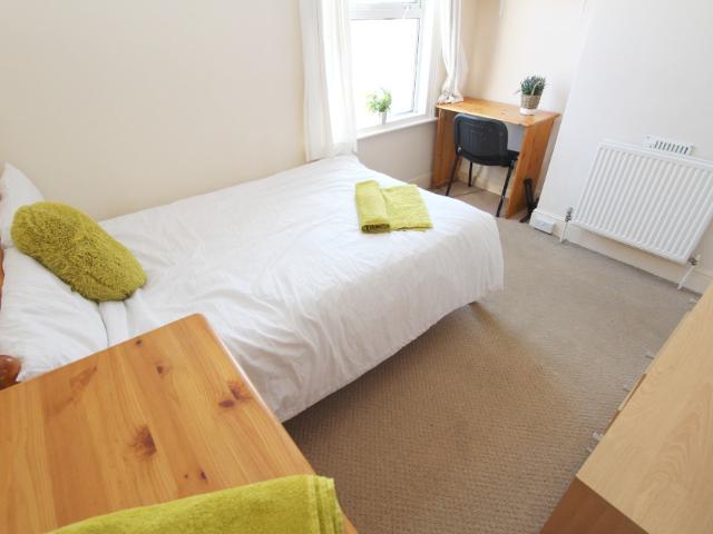Room for rent in St John's, Worcestershire