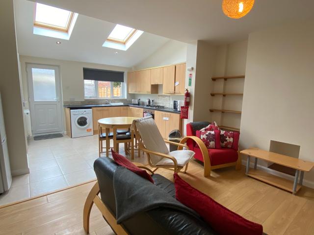 Room for rent in St John's, Worcestershire