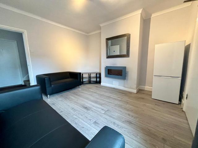 Room for rent in St John's, Worcestershire