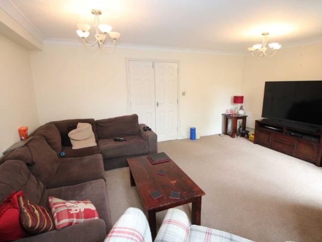 House for rent in Pouchen End, Hertfordshire