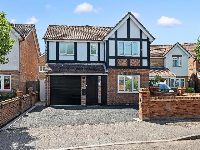 House for sale in Worcester Park, Greater London