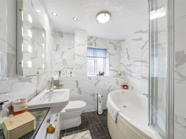 House for sale in Hook Green, Hamerton