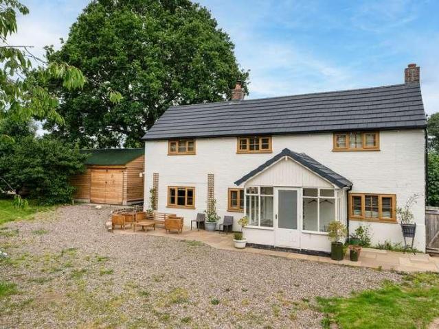 House for sale in Hinstock