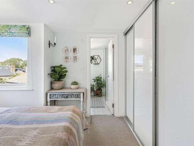 House for sale in Royal Borough of Kingston upon Thames, Greater London