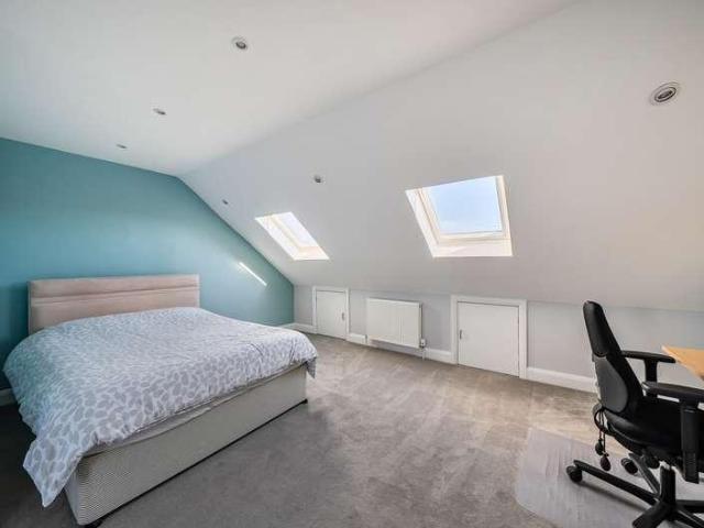 House for sale in Swallowfields, Elmbridge