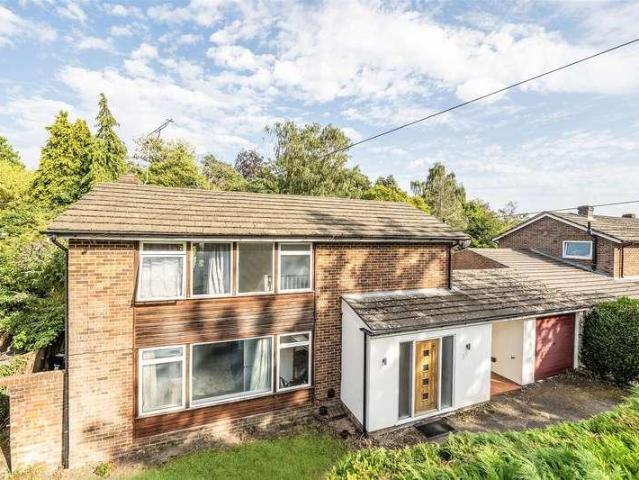 House for sale in Finchampstead