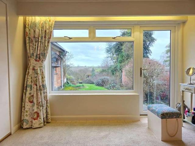 House for sale in Elmfield, Leicestershire