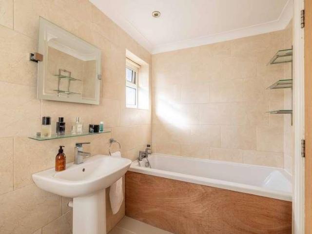 House for sale in Beeches Community Board, Buckinghamshire