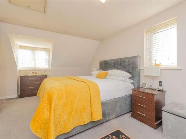 House for sale in The Bridge, Dartford