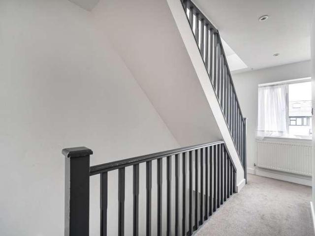 House for sale in Mill Hill, Greater London