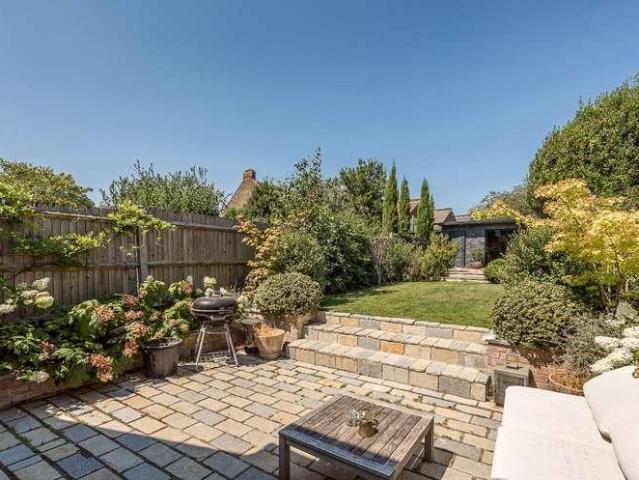 House for sale in Brondesbury Park, Greater London