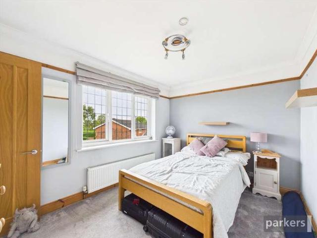 House for sale in Emmer Green, Reading