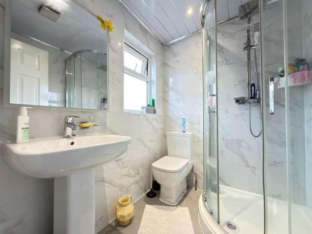 House for sale in Spinney Hills, Old Wharf