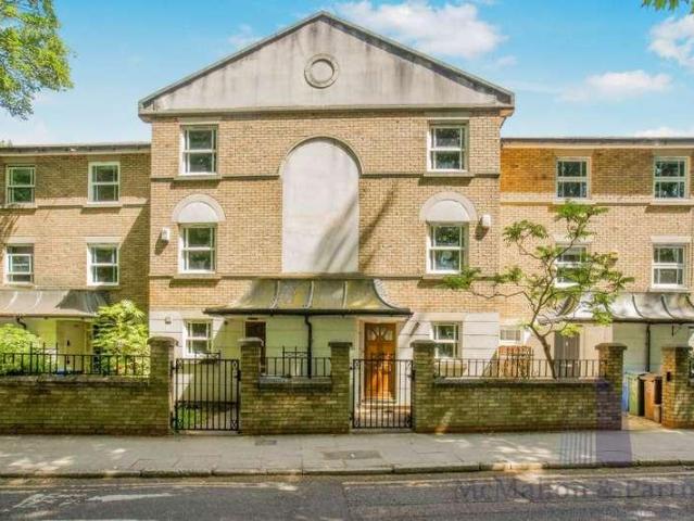 House for sale in Camberwell, Greater London