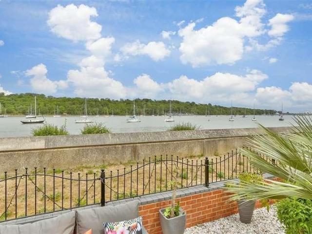 House for sale in St. Marys Island, Gillingham