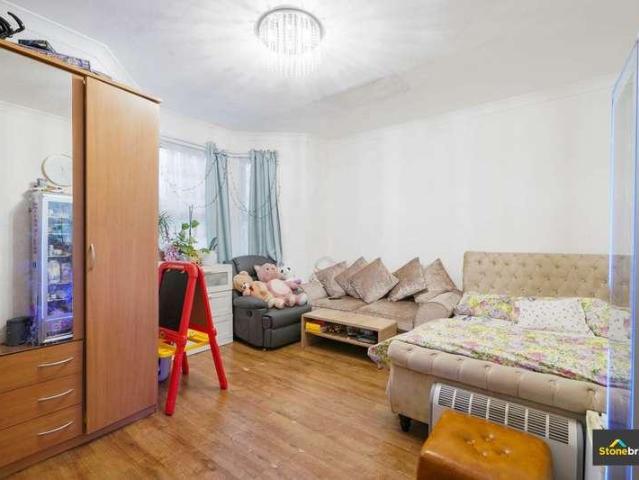 House for sale in Upton Park, Greater London