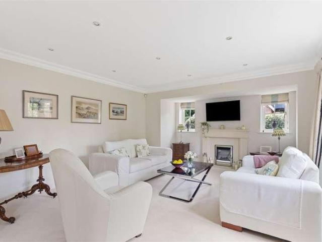 House for sale in Littlecote, West Sussex
