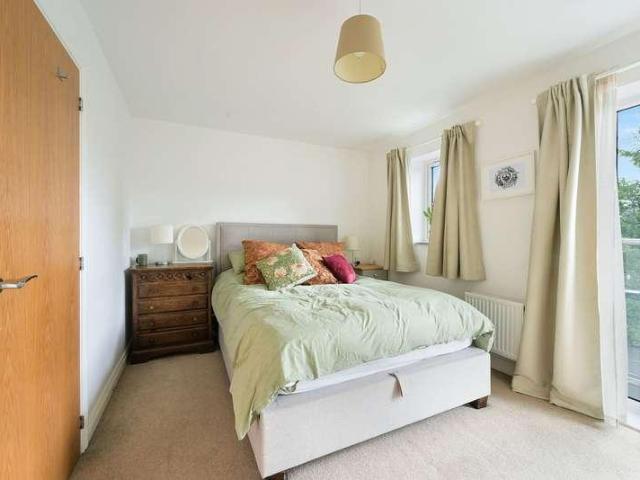 House for sale in Oxted, Hillview