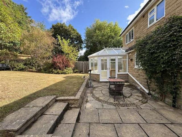 House for sale in Almondbury, West Yorkshire