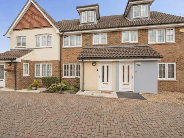 House for sale in Pachesham Park, Surrey