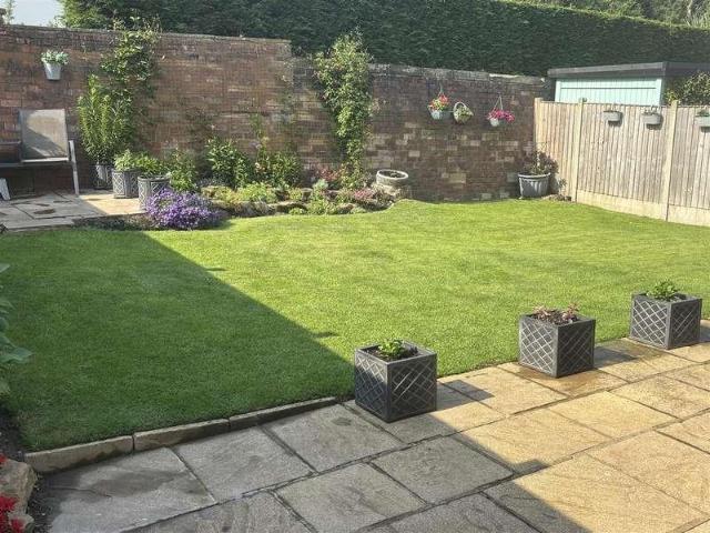 House for sale in Hanging Heaton, Dewsbury