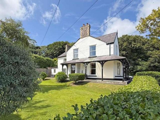House for sale in Llangefni, Wales