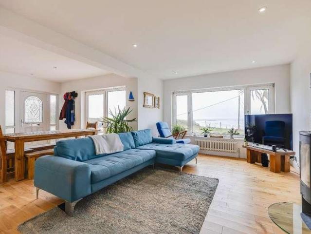 House for sale in Ogmore-by-sea, Wales