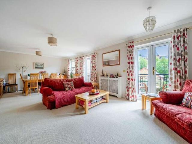 House for sale in Knaphill, Woking