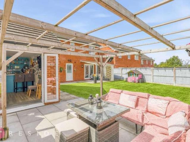 House for sale in Balderstone, Burnedge
