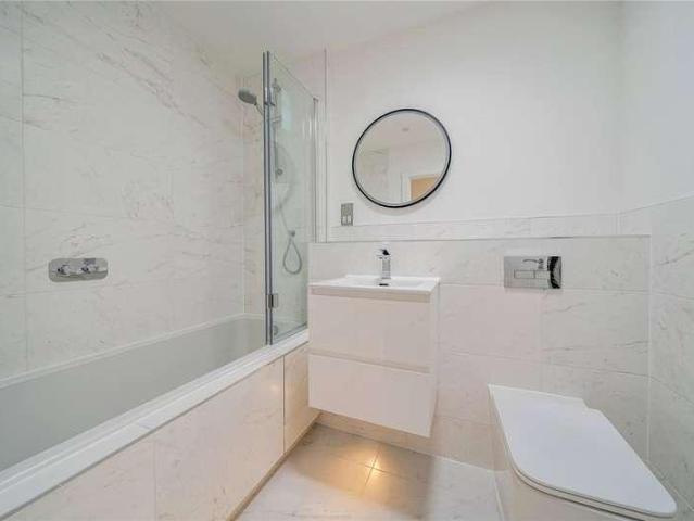 House for sale in Dettingen Park, Deepcut