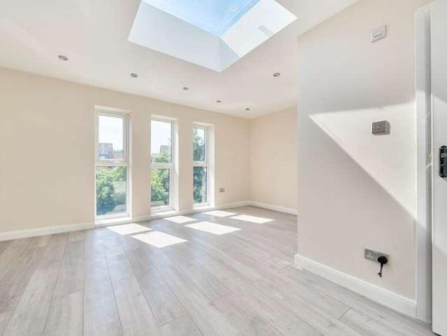 House for sale in Greater London