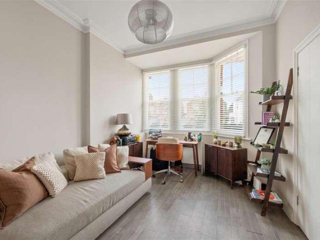 House for sale in London Borough of Merton, Raynes Park