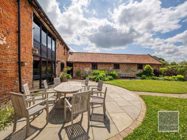 House for sale in Caistor St Edmund, Burgh St Peter