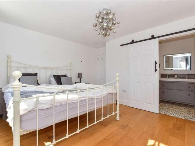 House for sale in Sandwich, Ash