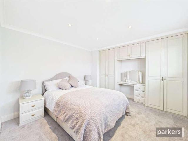 House for sale in Woodley