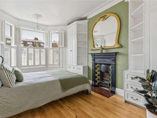 House for sale in Furzedown, Greater London