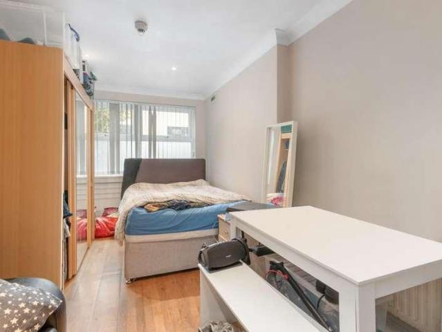 House for sale in Camberwell, Greater London