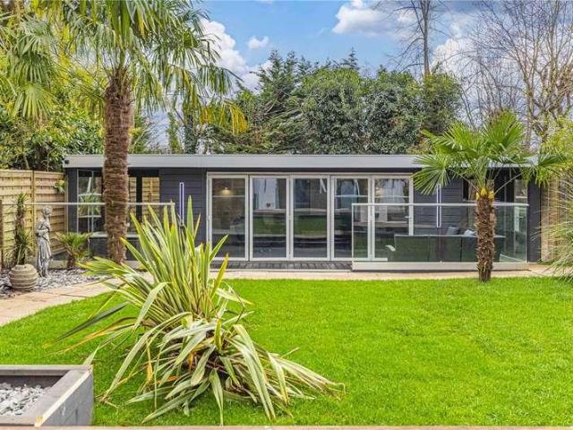 House for sale in Greater London