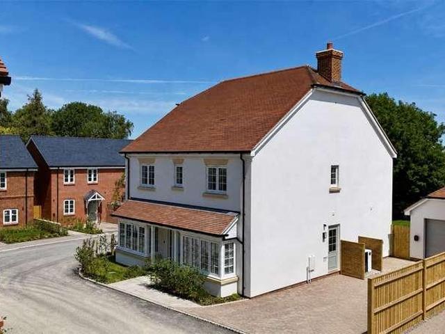 House for sale in Barton Stacey, Hampshire