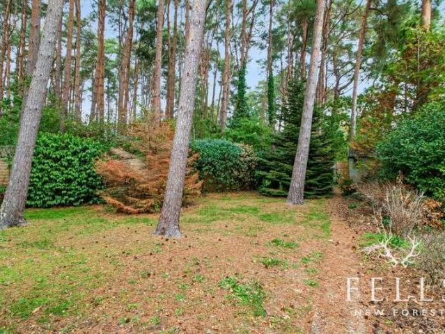 House for sale in St. Leonards and St. Ives, Ashley Heath