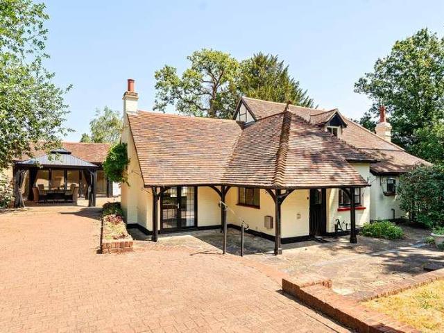 House for sale in Row Town, Surrey