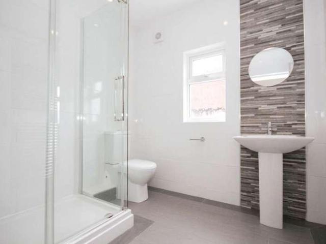 House for sale in Stoneleigh, Ewell