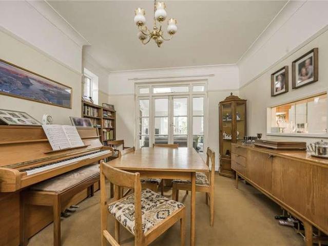 House for sale in New Malden, Greater London