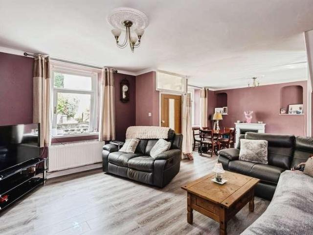 House for sale in Pontardawe, Ynysmeudwy