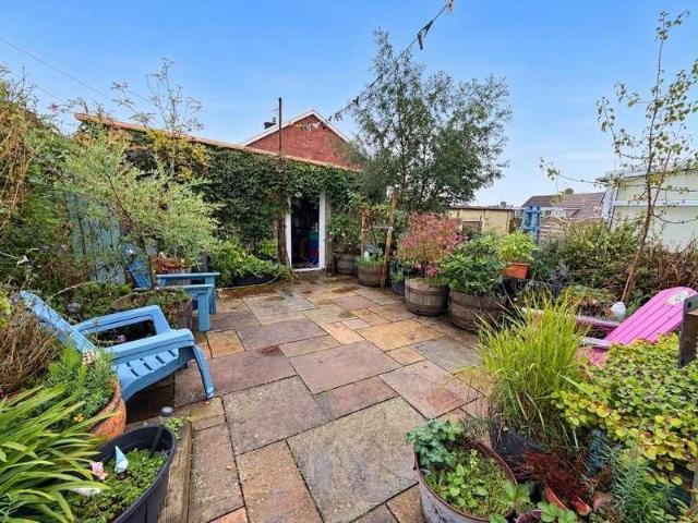 House for sale in Cefn Glas, Wales