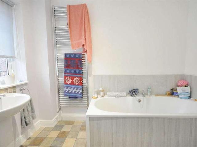 House for sale in Stone, Baswich