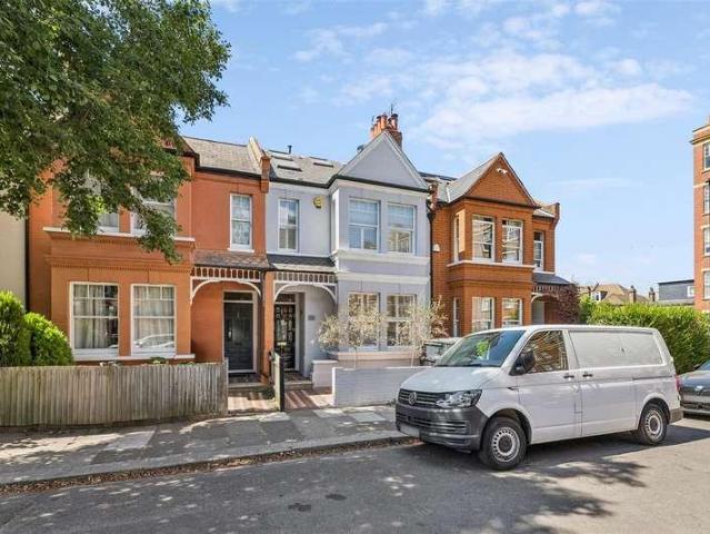House for sale in London Borough of Hounslow, Strand