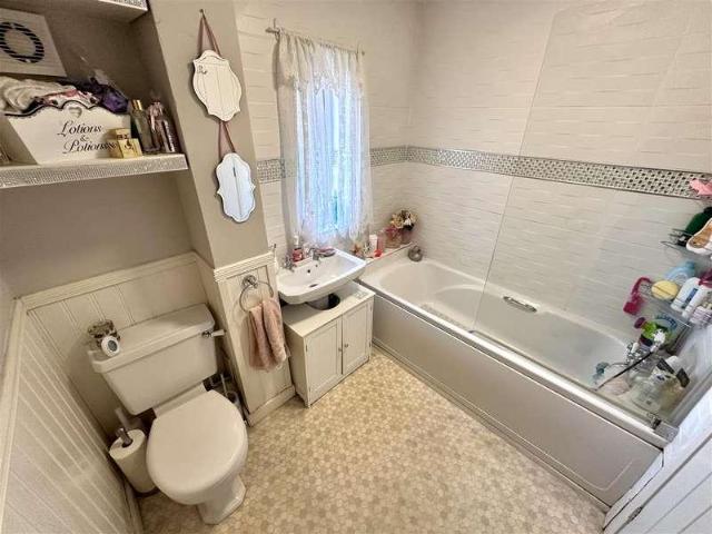 House for sale in Alverton, East Midlands